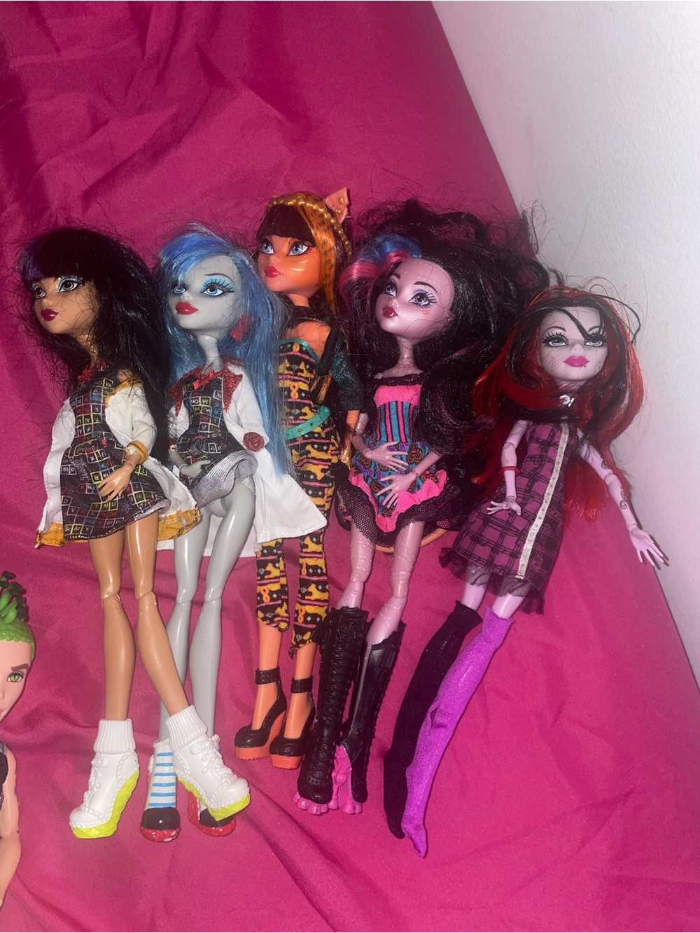 Monster Dolls Lot — Multicolor Fashion Dolls (Pink, Black, Orange, Blue, Purple)